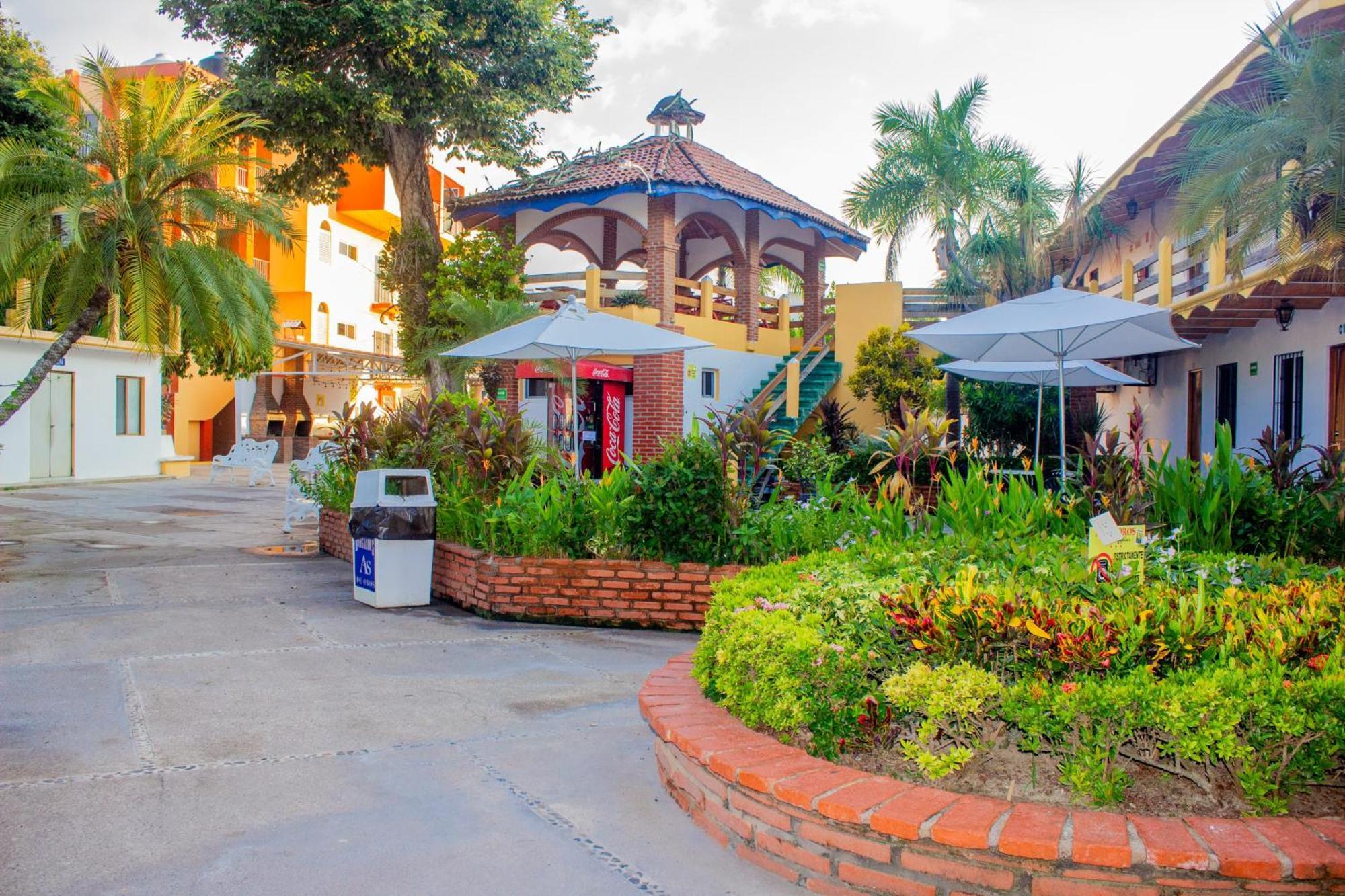 Bungalows As De Oros Rincon de Guayabitos Esterno foto